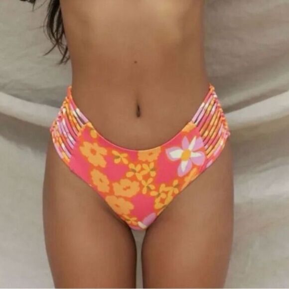 NWT Stone Fox Swim Simone Bottom in Lei Lei Size Small - Picture 1 of 5